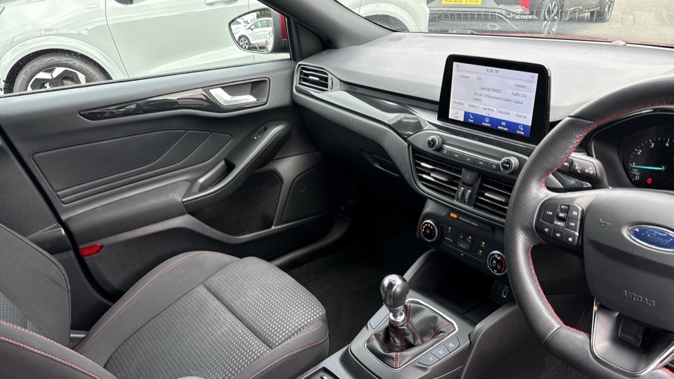 Ford Focus 1.0 EcoBoost 125 ST-Line 5dr Petrol Hatchback - Image 14