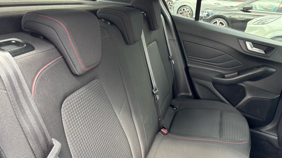 Ford Focus 1.0 EcoBoost 125 ST-Line 5dr Petrol Hatchback - Image 15