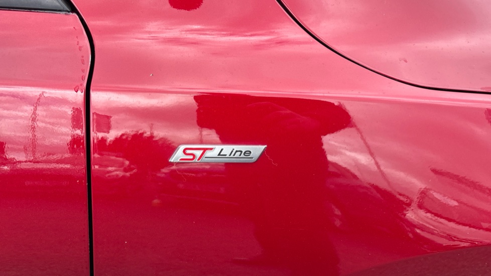Ford Focus 1.0 EcoBoost 125 ST-Line 5dr Petrol Hatchback - Image 24