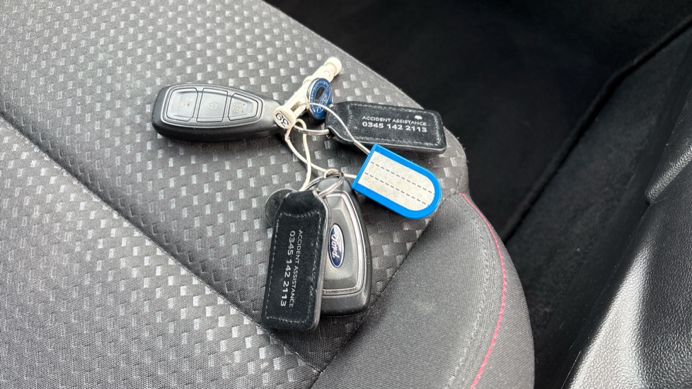 Ford Focus 1.0 EcoBoost 125 ST-Line 5dr Petrol Hatchback - Image 33