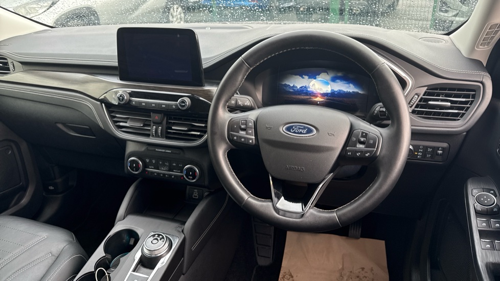 Ford Kuga 2.5 FHEV Vignale 5dr CVT Hybrid Estate - Image 10
