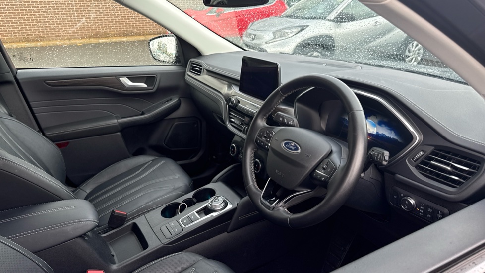 Ford Kuga 2.5 FHEV Vignale 5dr CVT Hybrid Estate - Image 11