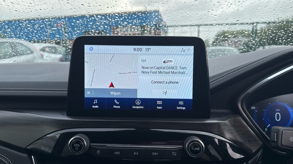 Ford Kuga 2.5 FHEV Vignale 5dr CVT Hybrid Estate - Image 12