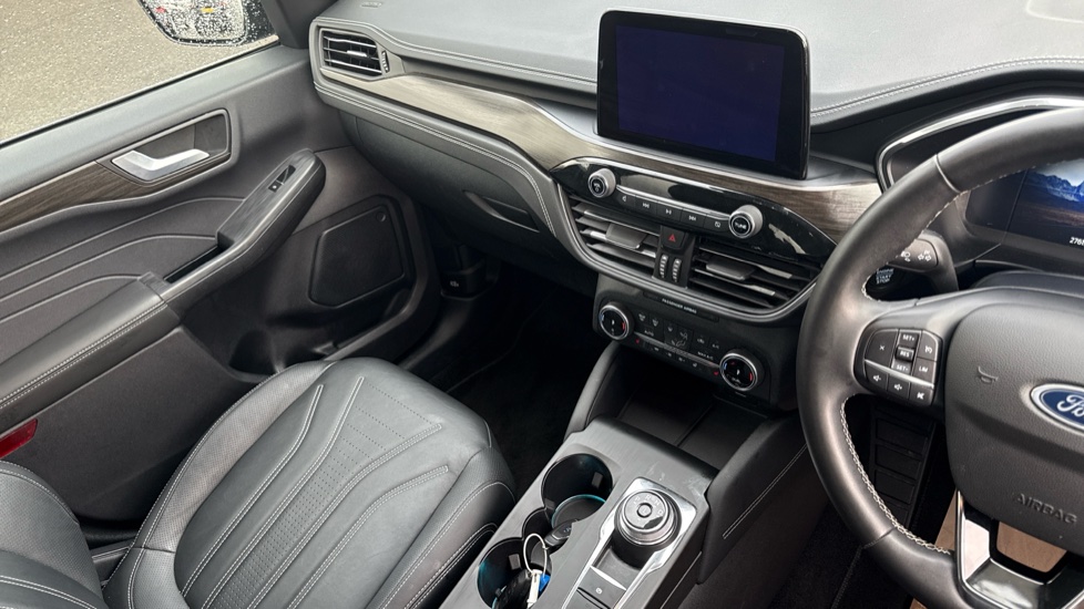 Ford Kuga 2.5 FHEV Vignale 5dr CVT Hybrid Estate - Image 14