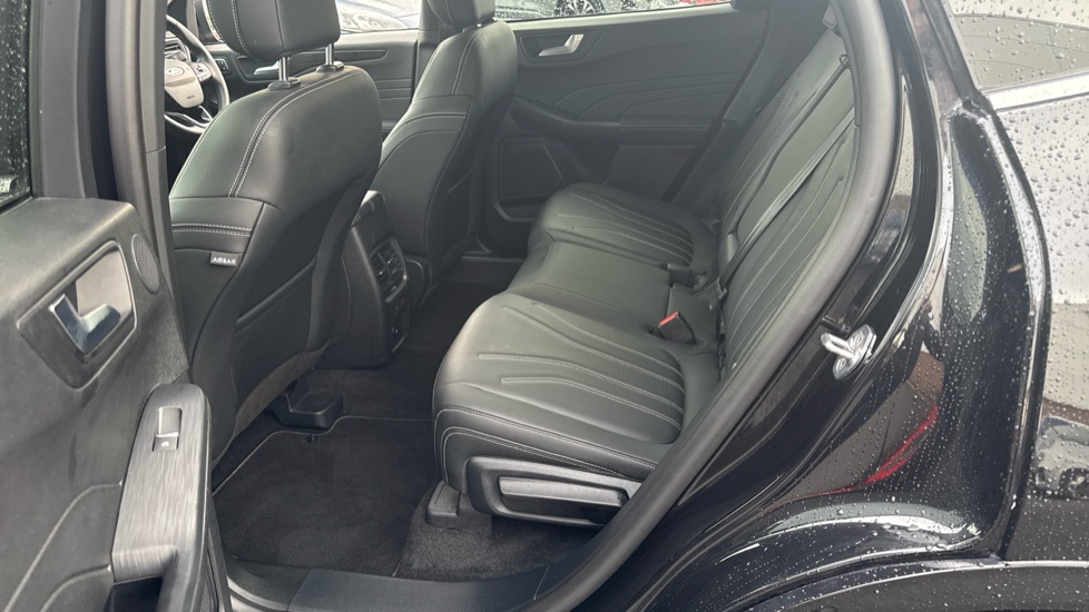 Ford Kuga 2.5 FHEV Vignale 5dr CVT Hybrid Estate - Image 16