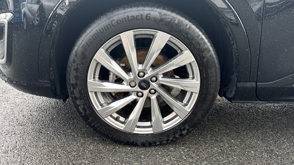Ford Kuga 2.5 FHEV Vignale 5dr CVT Hybrid Estate - Image 25