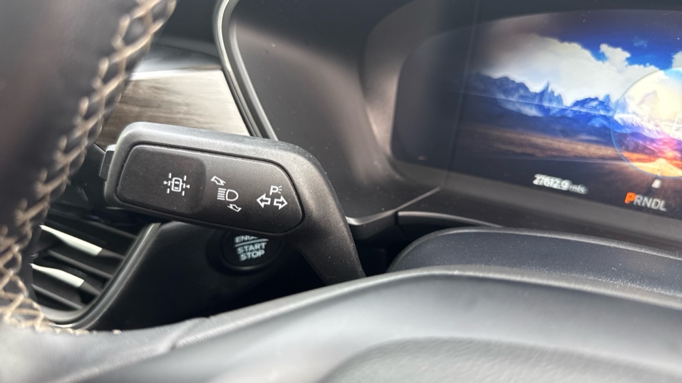 Ford Kuga 2.5 FHEV Vignale 5dr CVT Hybrid Estate - Image 33