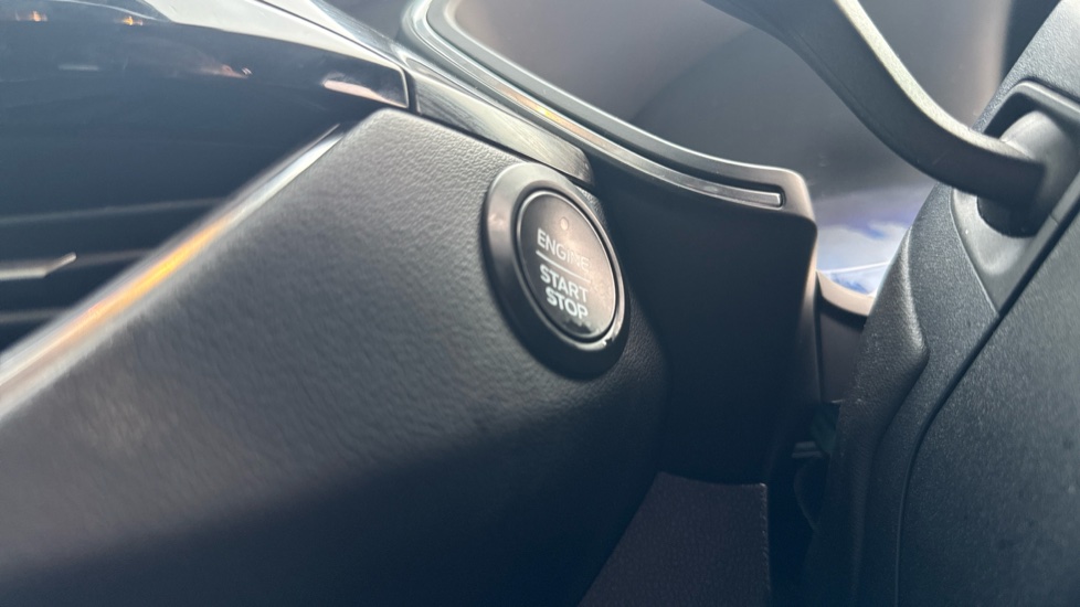 Ford Kuga 2.5 FHEV Vignale 5dr CVT Hybrid Estate - Image 35