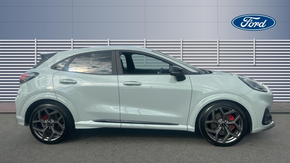 Ford Puma ST 1.0 EcoBoost Hybrid mHEV 170 ST 5dr DCT Petrol Hatchback - Image 5