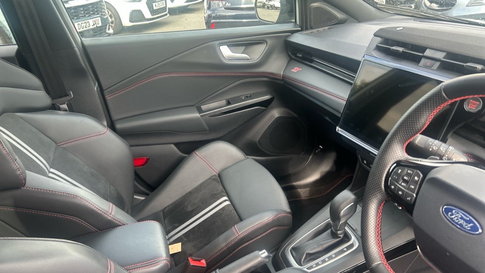 Ford Puma ST 1.0 EcoBoost Hybrid mHEV 170 ST 5dr DCT Petrol Hatchback - Image 14