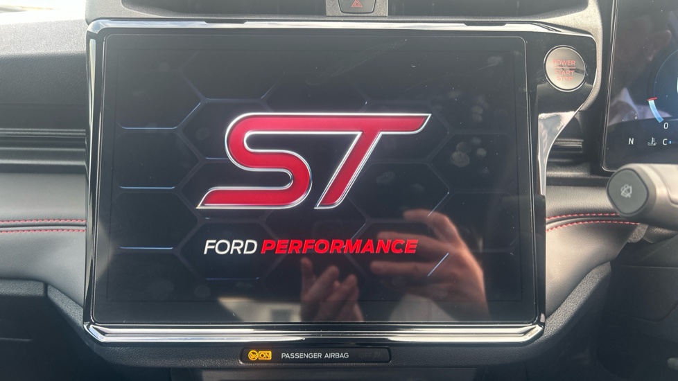 Ford Puma ST 1.0 EcoBoost Hybrid mHEV 170 ST 5dr DCT Petrol Hatchback - Image 21