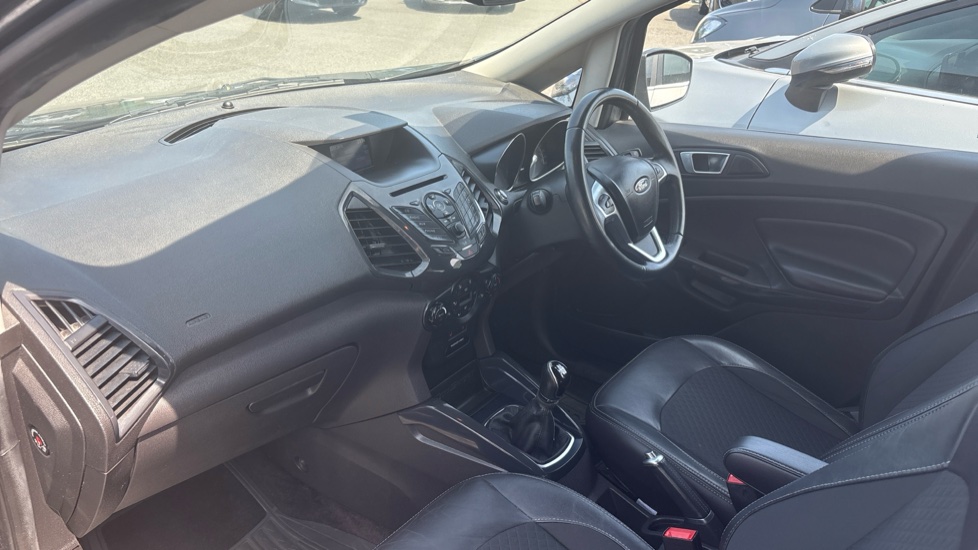 Ford EcoSport 1.5 TDCi 95 Titanium 5dr [17in] Diesel Hatchback - Image 9
