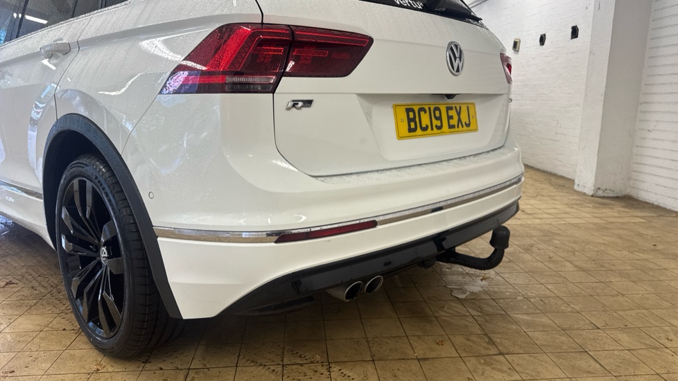 Volkswagen Tiguan 2.0 TDi 150 4Motion R-Line 5dr DSG Diesel Estate - Image 37