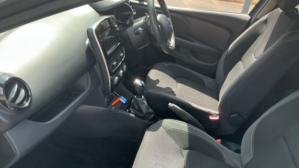 Renault Clio 0.9 TCE 90 Iconic 5dr Petrol Hatchback - Image 9