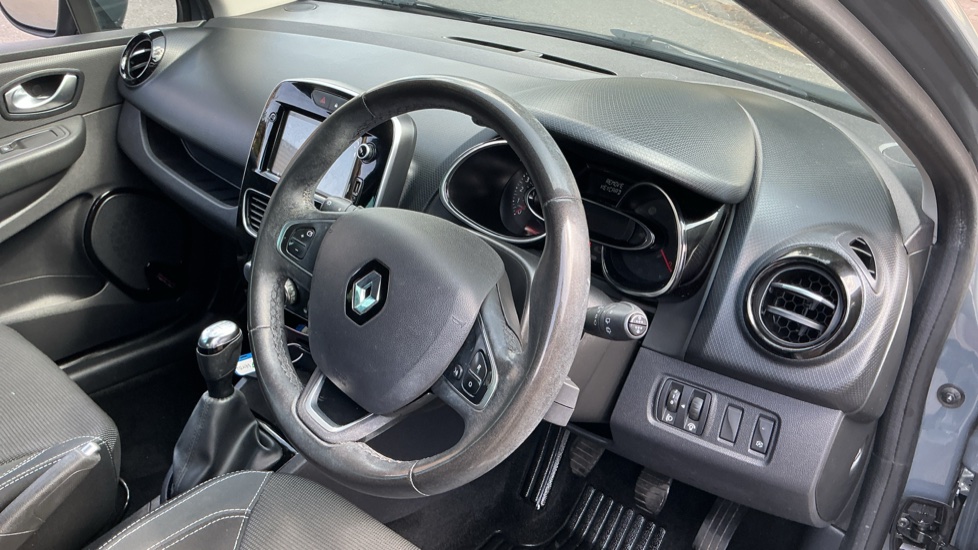Renault Clio 0.9 TCE 90 Iconic 5dr Petrol Hatchback - Image 11