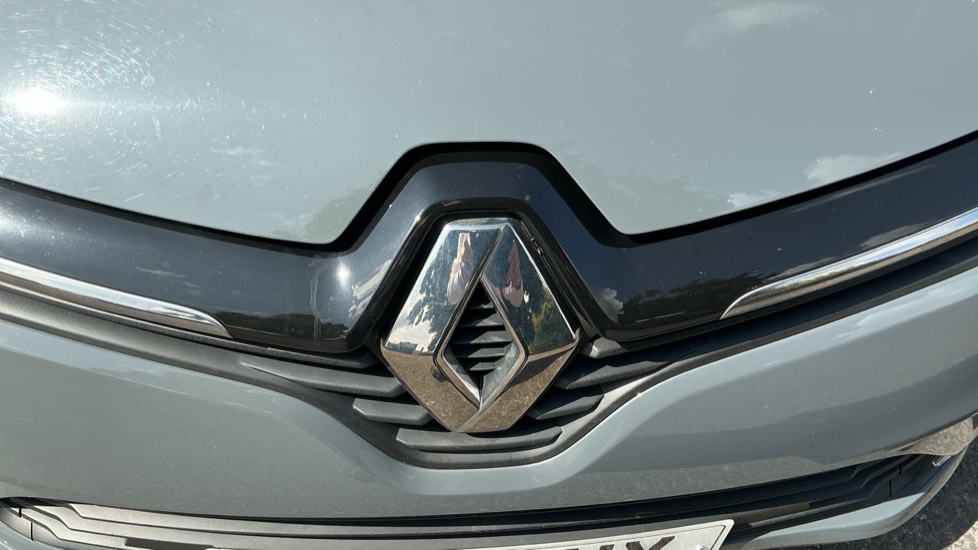Renault Clio 0.9 TCE 90 Iconic 5dr Petrol Hatchback - Image 24