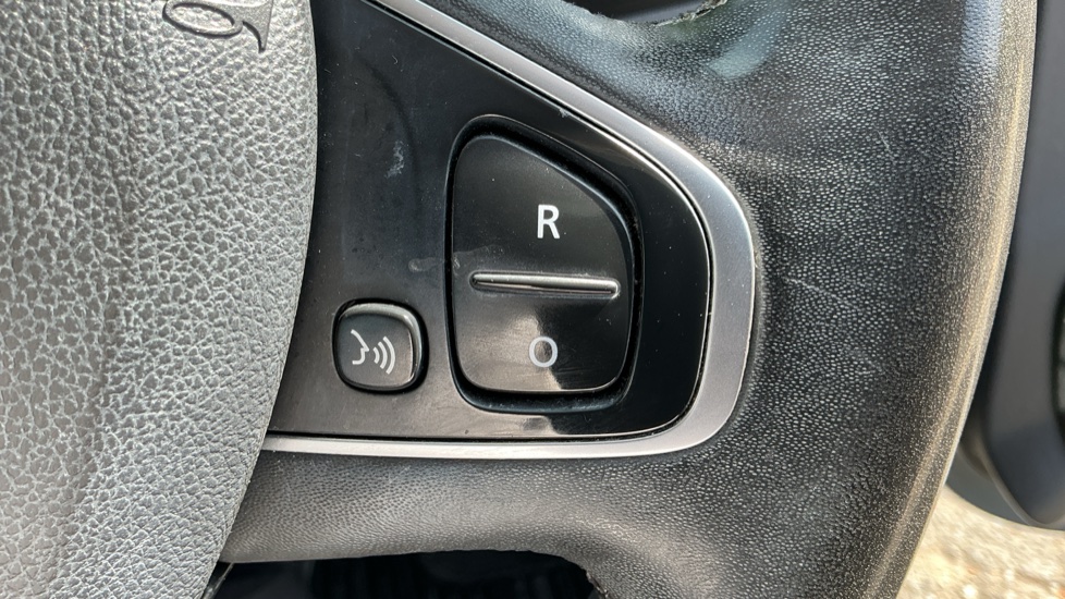 Renault Clio 0.9 TCE 90 Iconic 5dr Petrol Hatchback - Image 43