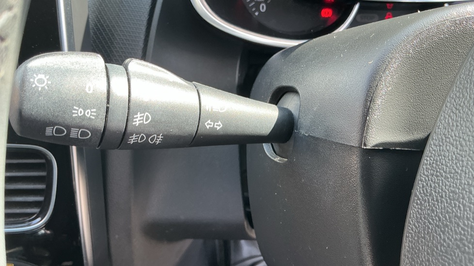Renault Clio 0.9 TCE 90 Iconic 5dr Petrol Hatchback - Image 46