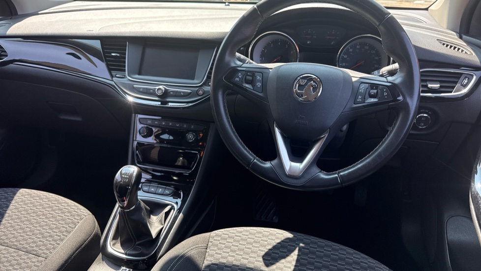 Vauxhall Astra 1.4T 16V 150 SRi 5dr Petrol Hatchback - Image 14