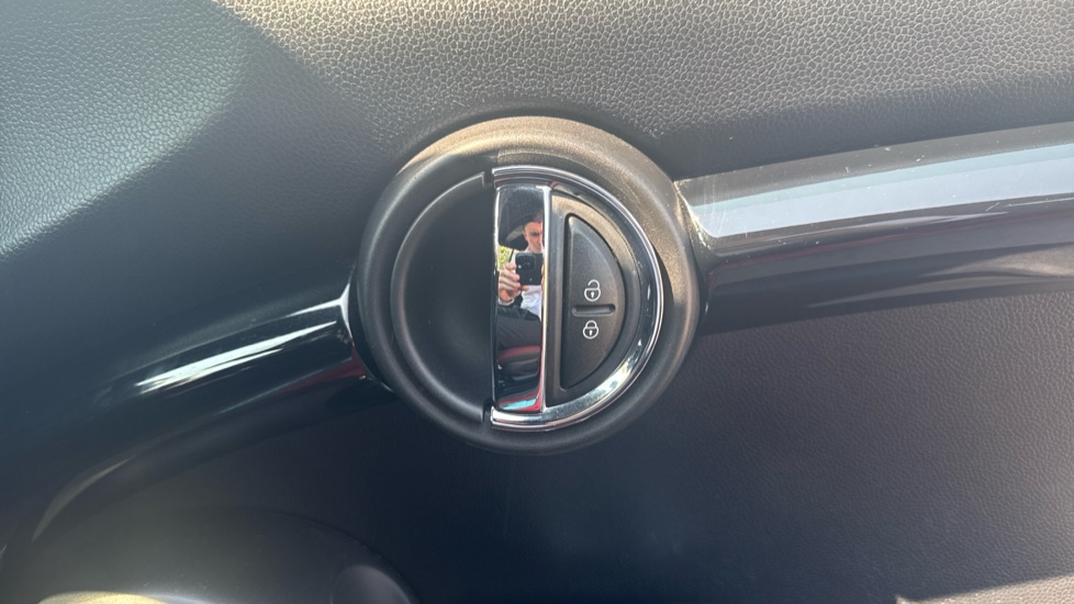 MINI Convertible 2.0 Cooper S Sport II 2dr Petrol Convertible - Image 21