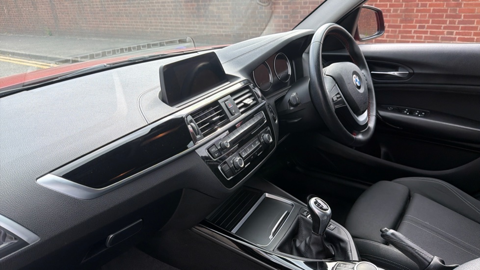 BMW 1 Series 118i [1.5] Sport 5dr [Nav/Servotronic] Petrol Hatchback - Image 9