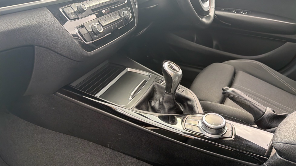 BMW 1 Series 118i [1.5] Sport 5dr [Nav/Servotronic] Petrol Hatchback - Image 13