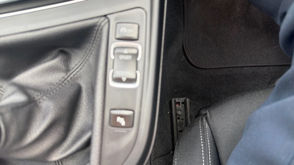 BMW 1 Series 118i [1.5] Sport 5dr [Nav/Servotronic] Petrol Hatchback - Image 27