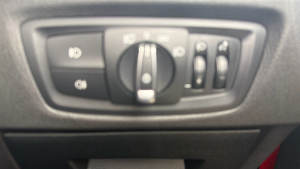 BMW 1 Series 118i [1.5] Sport 5dr [Nav/Servotronic] Petrol Hatchback - Image 32