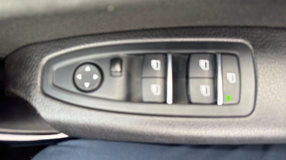 BMW 1 Series 118i [1.5] Sport 5dr [Nav/Servotronic] Petrol Hatchback - Image 33