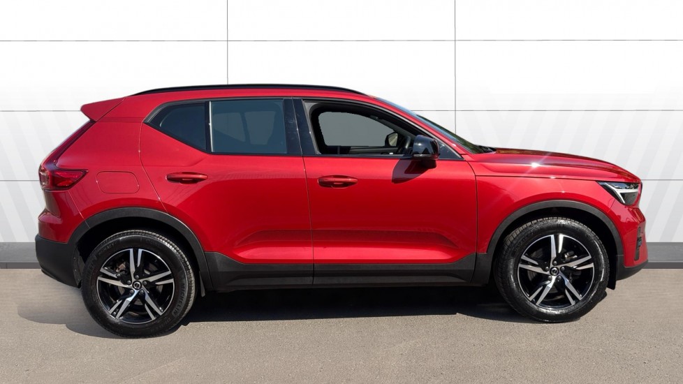 Volvo XC40 2.0 B4P Plus Dark 5dr AWD Auto Petrol Estate - Image 5