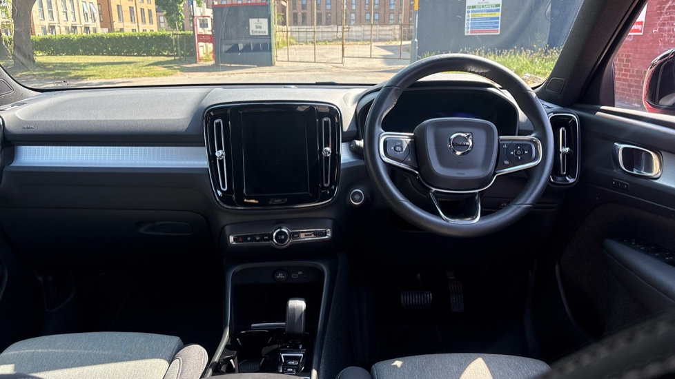 Volvo XC40 2.0 B4P Plus Dark 5dr AWD Auto Petrol Estate - Image 10