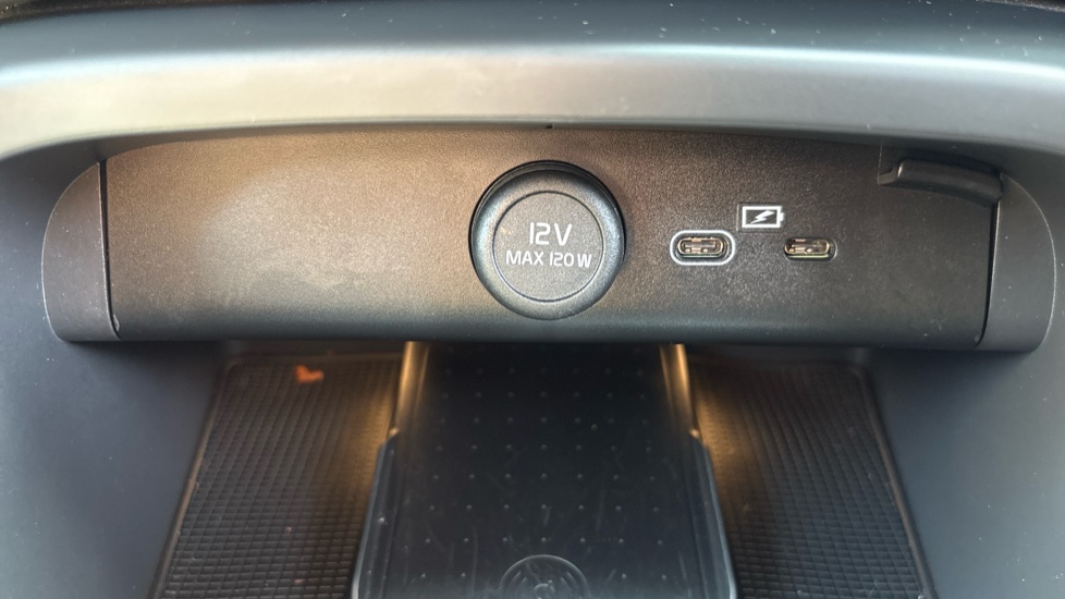 Volvo XC40 2.0 B4P Plus Dark 5dr AWD Auto Petrol Estate - Image 39