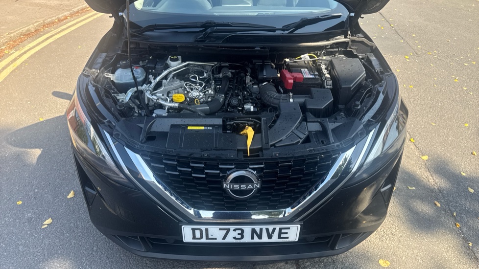 Nissan Qashqai 1.3 DiG-T MH 158 Acenta Premium 5dr Xtronic Petrol Hatchback - Image 8