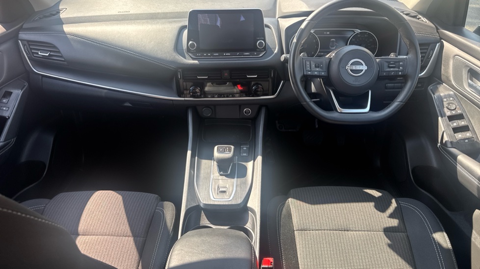 Nissan Qashqai 1.3 DiG-T MH 158 Acenta Premium 5dr Xtronic Petrol Hatchback - Image 10