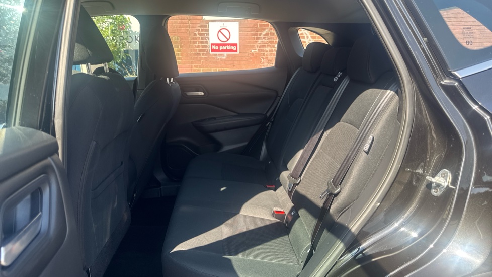 Nissan Qashqai 1.3 DiG-T MH 158 Acenta Premium 5dr Xtronic Petrol Hatchback - Image 16
