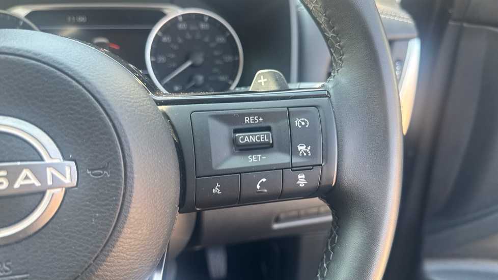 Nissan Qashqai 1.3 DiG-T MH 158 Acenta Premium 5dr Xtronic Petrol Hatchback - Image 22