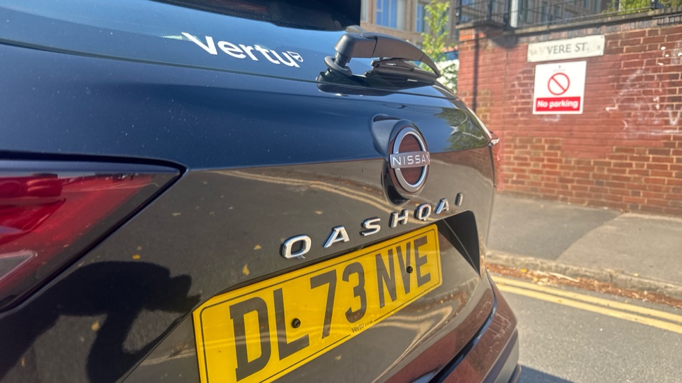 Nissan Qashqai 1.3 DiG-T MH 158 Acenta Premium 5dr Xtronic Petrol Hatchback - Image 35