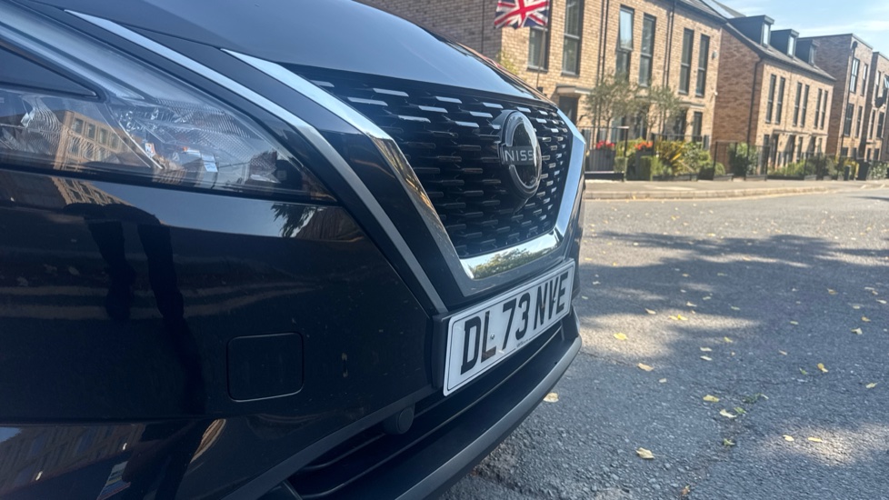 Nissan Qashqai 1.3 DiG-T MH 158 Acenta Premium 5dr Xtronic Petrol Hatchback - Image 39