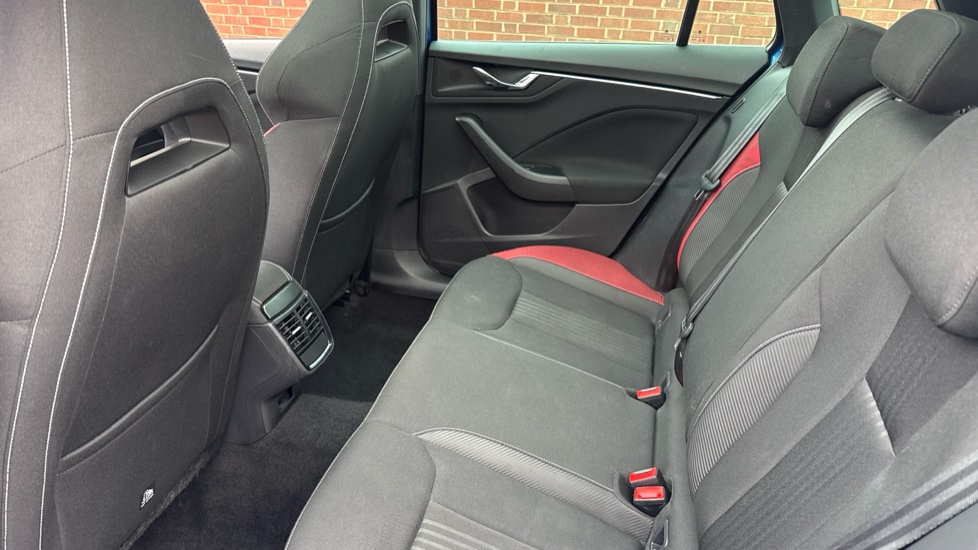 Skoda Kamiq 1.0 TSI 110 Monte Carlo 5dr DSG Petrol Hatchback - Image 16