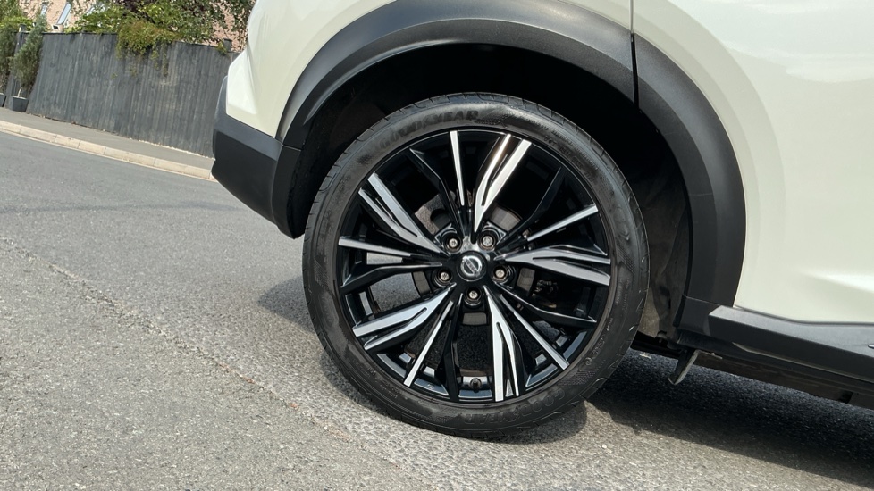 Nissan Juke 1.0 DiG-T 114 Tekna+ 5dr Petrol Hatchback - Image 7
