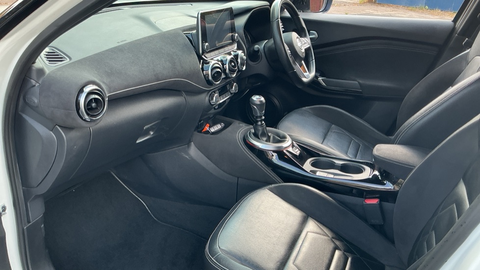 Nissan Juke 1.0 DiG-T 114 Tekna+ 5dr Petrol Hatchback - Image 9