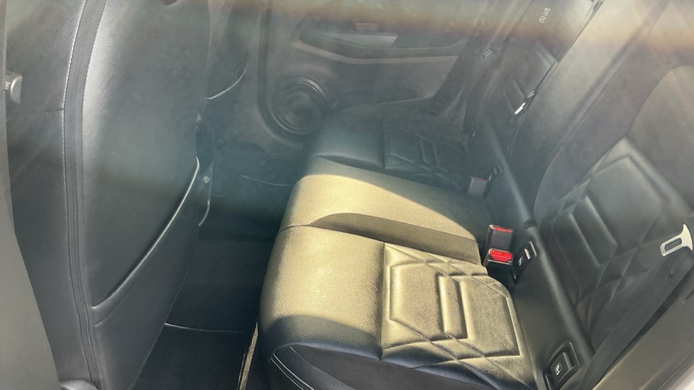 Nissan Juke 1.0 DiG-T 114 Tekna+ 5dr Petrol Hatchback - Image 16