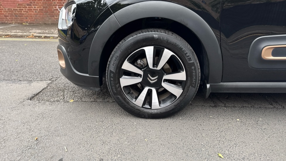 Citroen C3 1.2 PureTech C-Series Edition 5dr Petrol Hatchback - Image 28