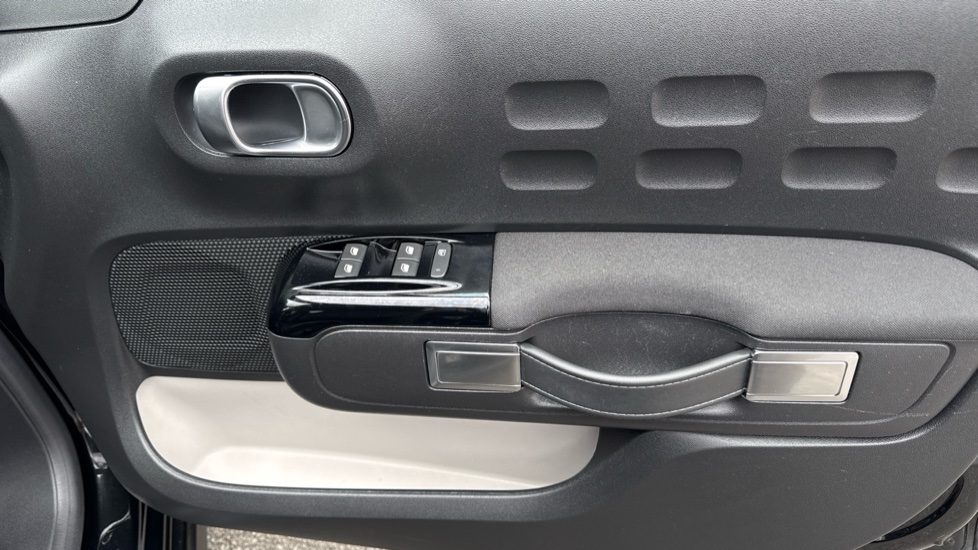 Citroen C3 1.2 PureTech C-Series Edition 5dr Petrol Hatchback - Image 33