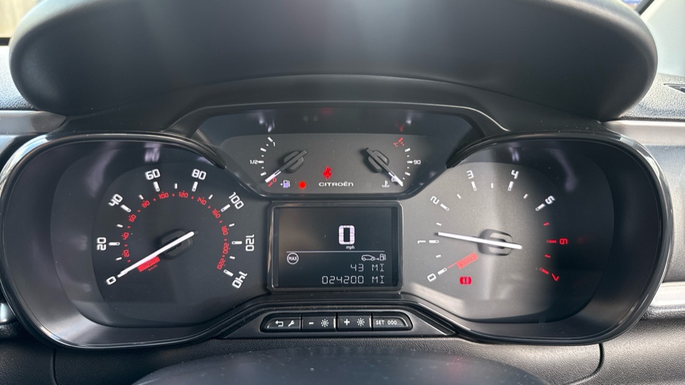 Citroen C3 1.2 PureTech Plus 5dr Petrol Hatchback - Image 18