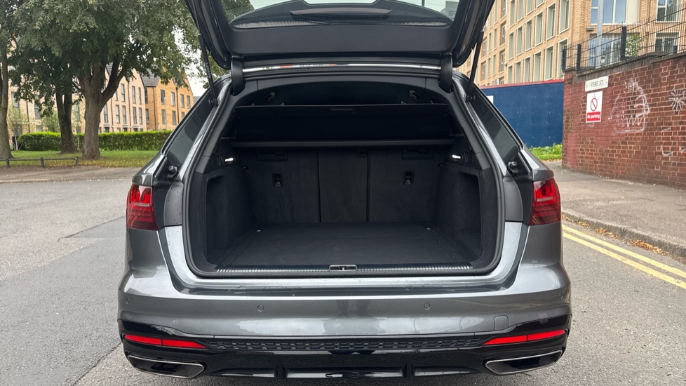 Audi A4 35 TFSI Black Edition 5dr S Tronic Petrol Estate - Image 4