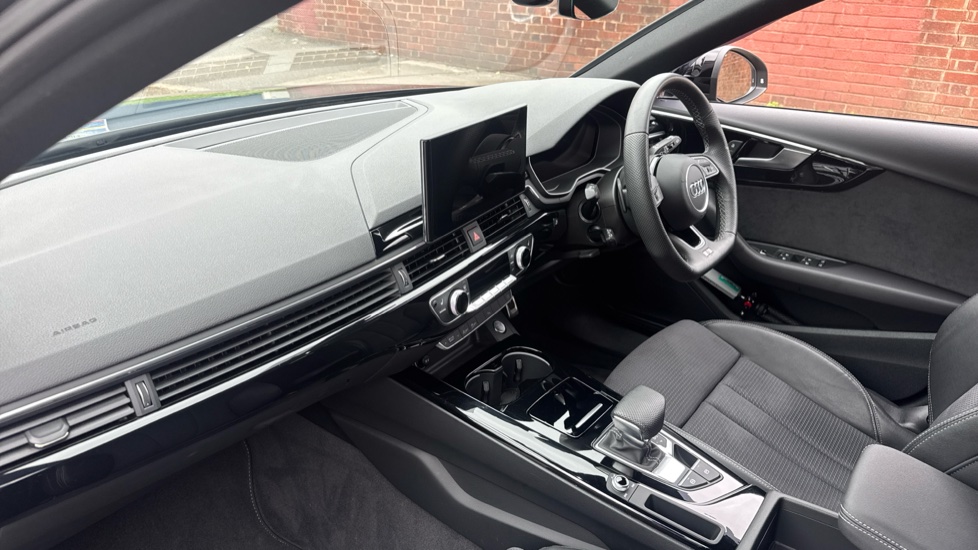 Audi A4 35 TFSI Black Edition 5dr S Tronic Petrol Estate - Image 9