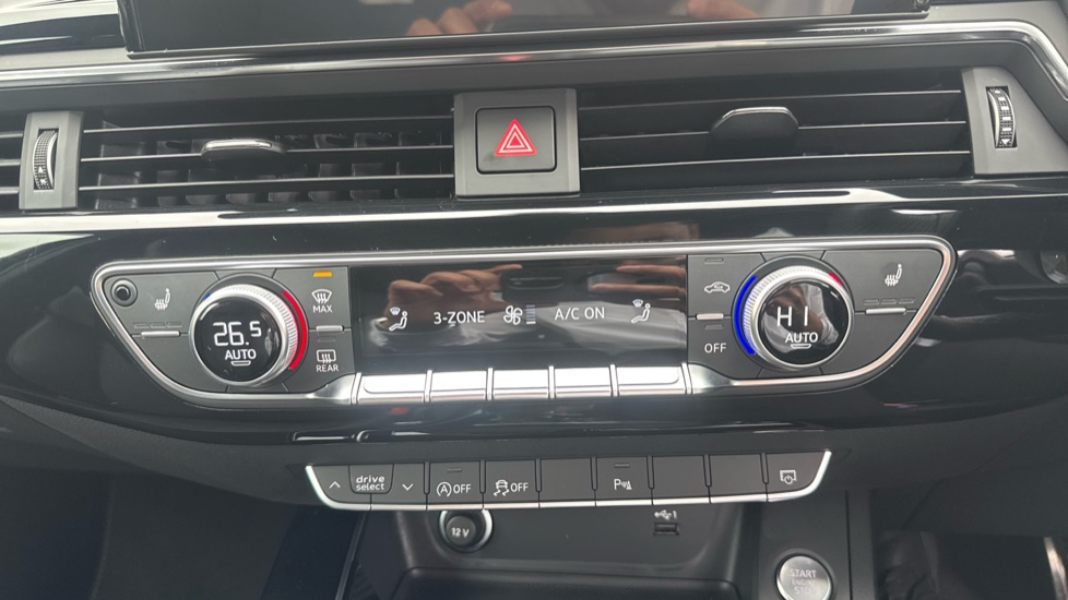 Audi A4 35 TFSI Black Edition 5dr S Tronic Petrol Estate - Image 25