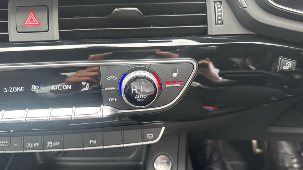 Audi A4 35 TFSI Black Edition 5dr S Tronic Petrol Estate - Image 27