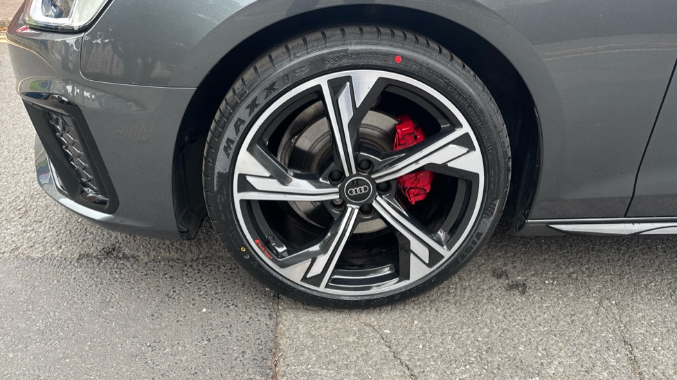 Audi A4 35 TFSI Black Edition 5dr S Tronic Petrol Estate - Image 37